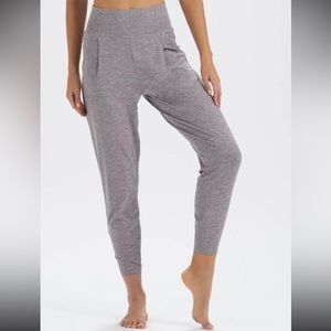 Vuori At Ease Joggers